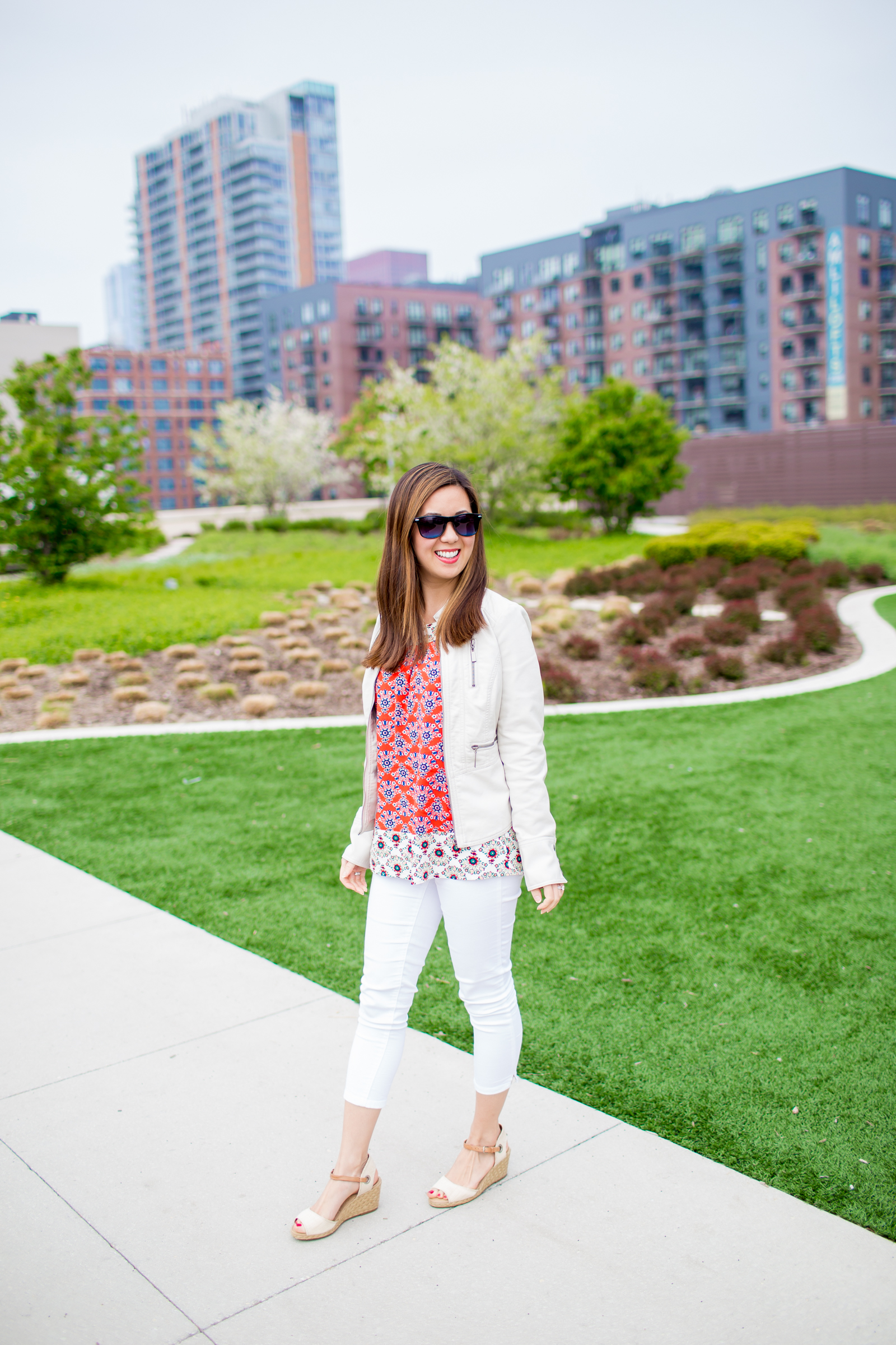 boden red floral print top white jeans tia perciballi fashion blog