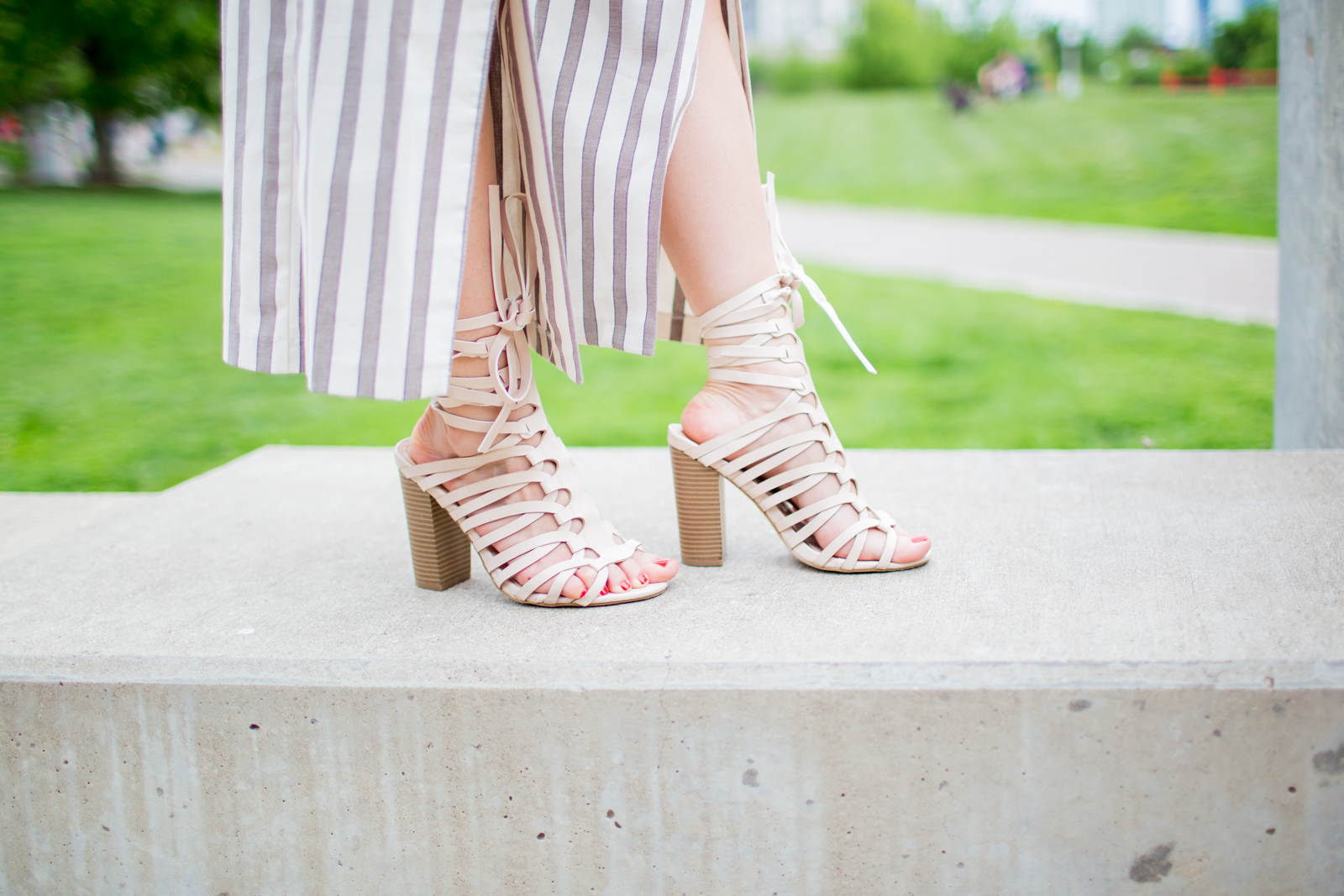 neutral strappy block heel sandals tia perciballi chicago fashion and lifestyle blog