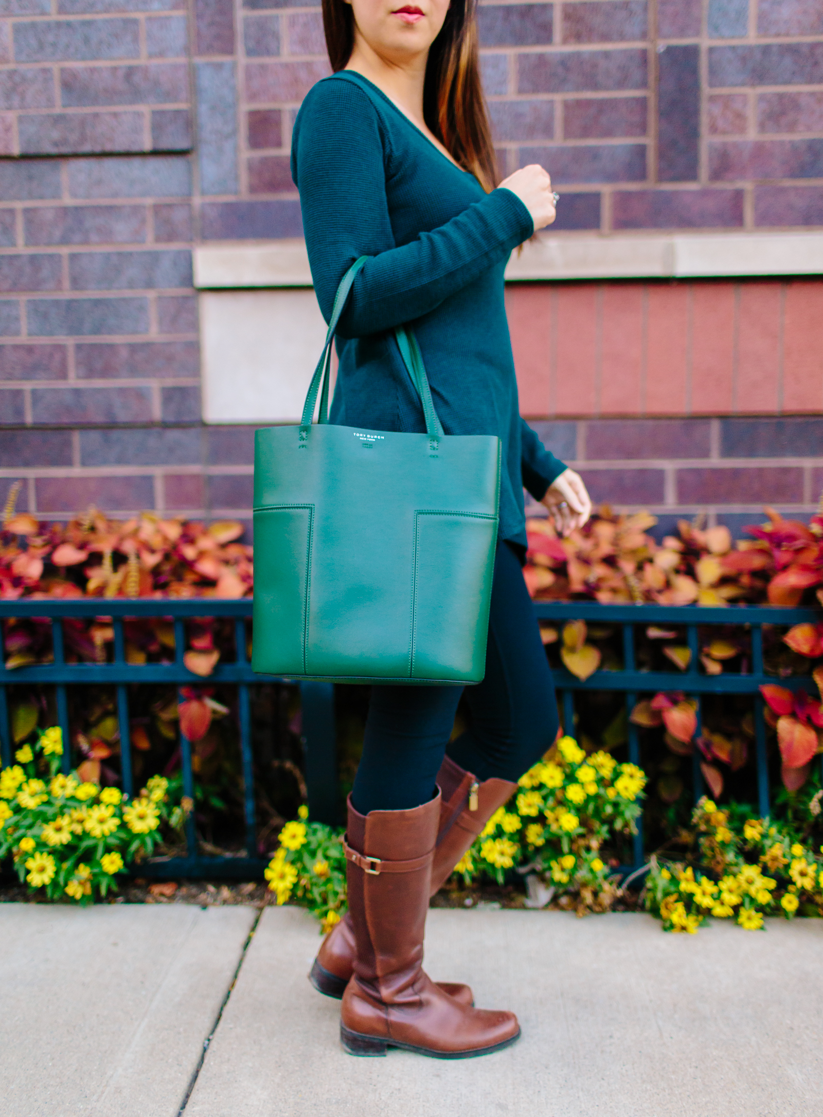 Simple and Casual Fall Outfit, Classic Tunic-Length Henley, Green Tote Bag ,Tia Perciballi Fashion & Lifestyle Blog